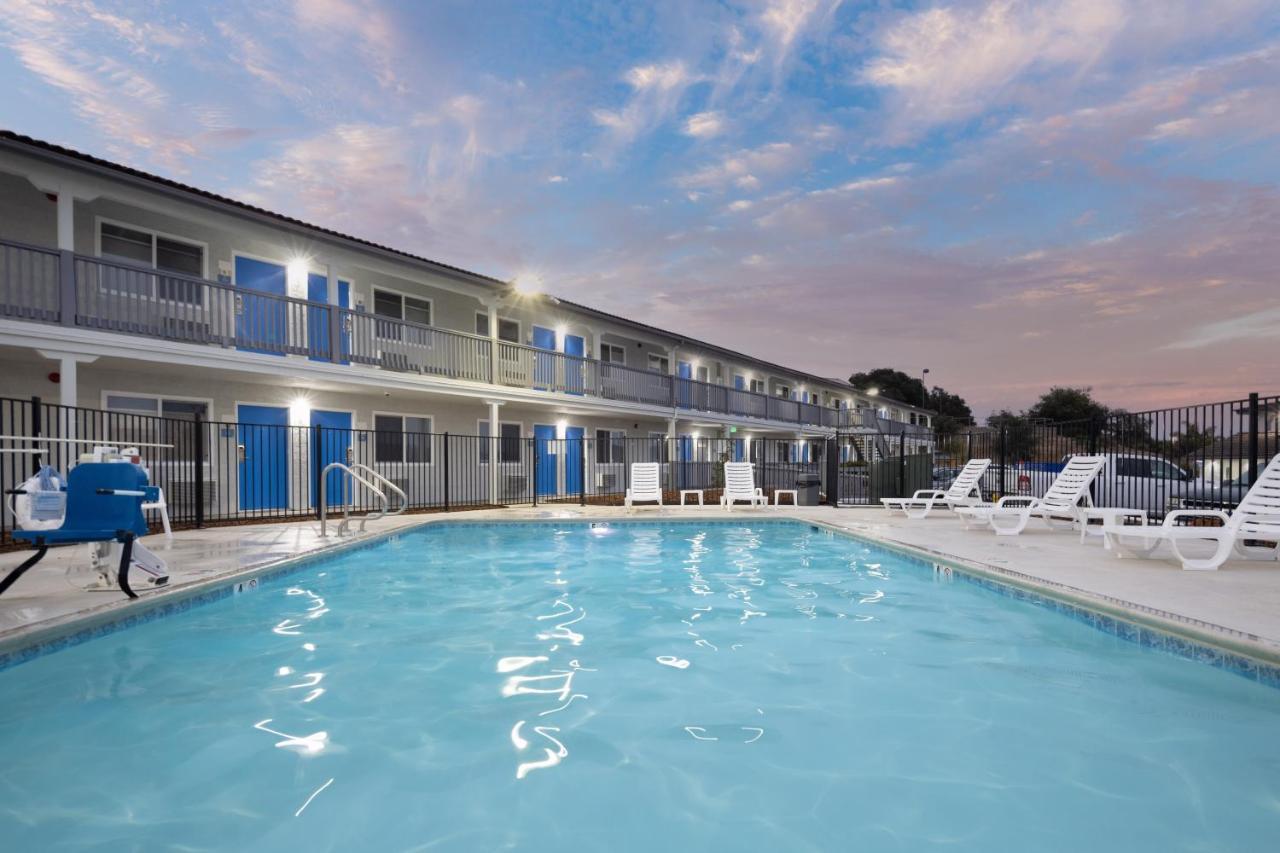 Days Inn By Wyndham Arroyo Grande Pismo Beach Экстерьер фото