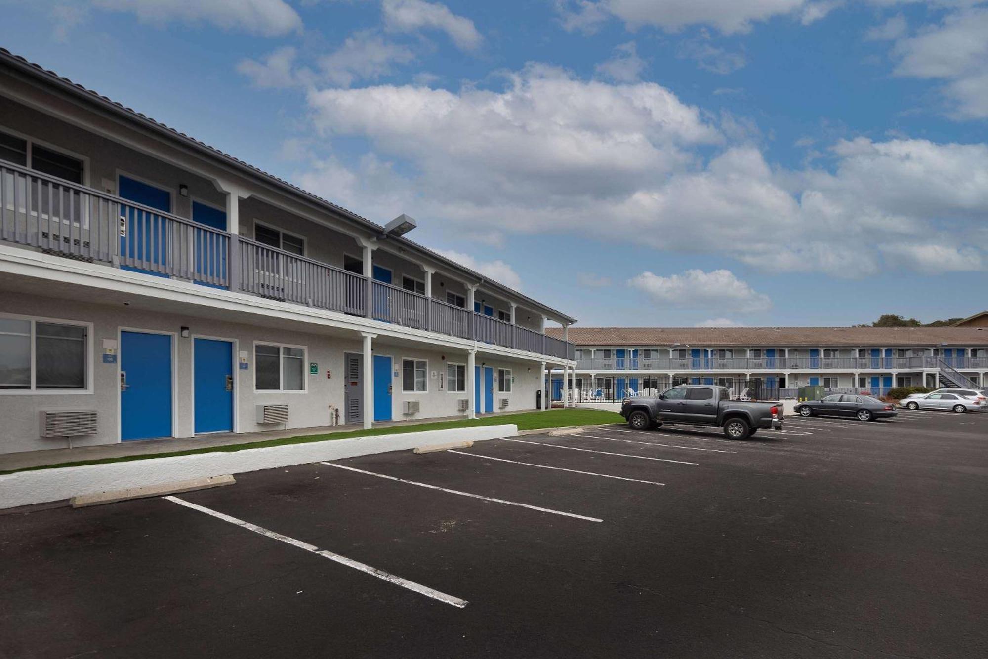 Days Inn By Wyndham Arroyo Grande Pismo Beach Экстерьер фото